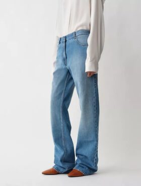 02 Jeans dritti a vita bassa