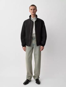02 Jeans dritti dal taglio morbido