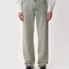 02 Jeans dritti dal taglio morbido