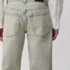 02 Jeans dritti dal taglio morbido