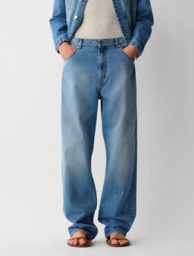 05 Jeans a vita bassa e gamba larga