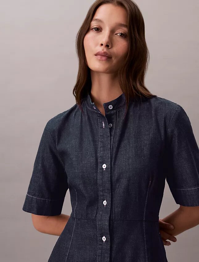 Abito in denim a maniche corte Abito in denim a maniche corte