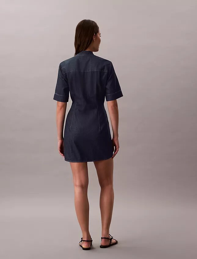 Abito in denim a maniche corte Abito in denim a maniche corte