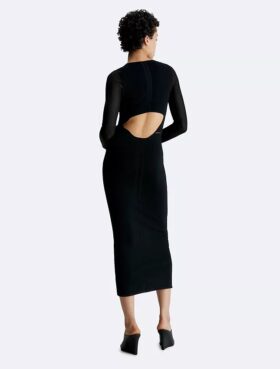 Abito lungo trasparente con cut-out sulla schiena