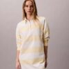 Abito mini polo a righe Varsity Abito mini polo a righe Varsity