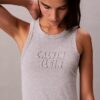 Abito senza maniche midi con logo Calvin Klein Abito senza maniche midi con logo Calvin Klein
