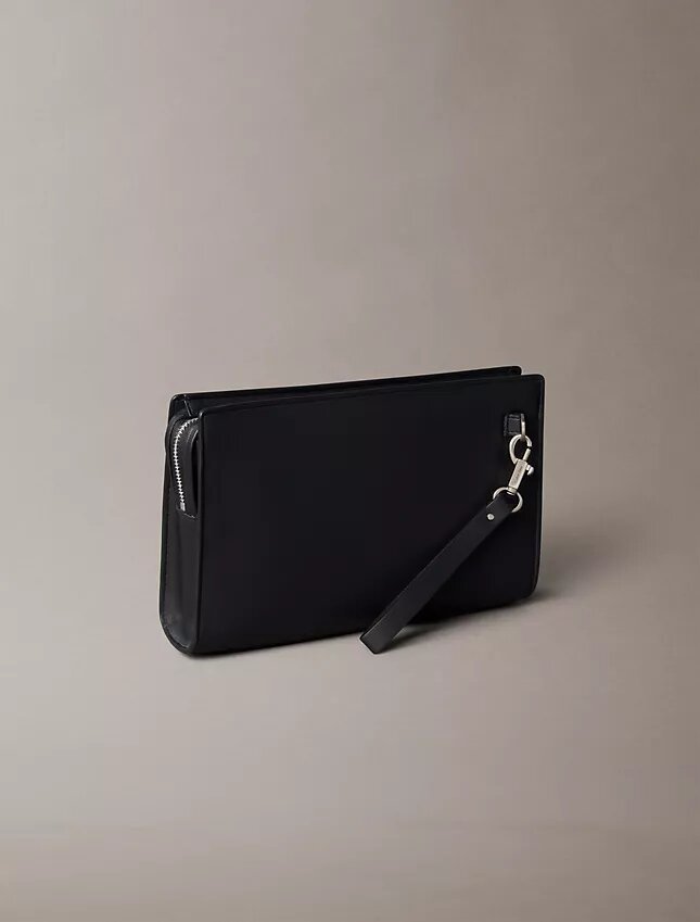 Astuccio con logo in rilievo Astuccio con logo in rilievo