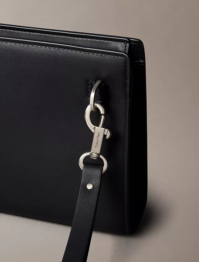 Astuccio con logo in rilievo Astuccio con logo in rilievo