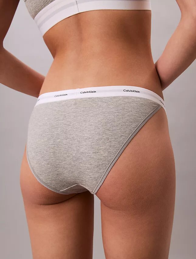 Bikini a perizoma in cotone elasticizzato a costine Bikini a perizoma in cotone elasticizzato a costine