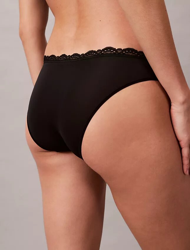 Bikini in microfibra elasticizzata con pizzo Bikini in microfibra elasticizzata con pizzo