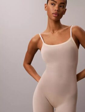 Body minimalista in rete a metà coscia
