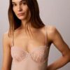 Body sensuale in pizzo elasticizzato Body sensuale in pizzo elasticizzato