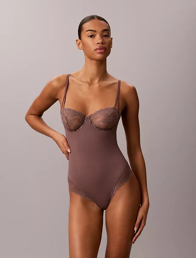 Body sensuale in pizzo elasticizzato Body sensuale in pizzo elasticizzato