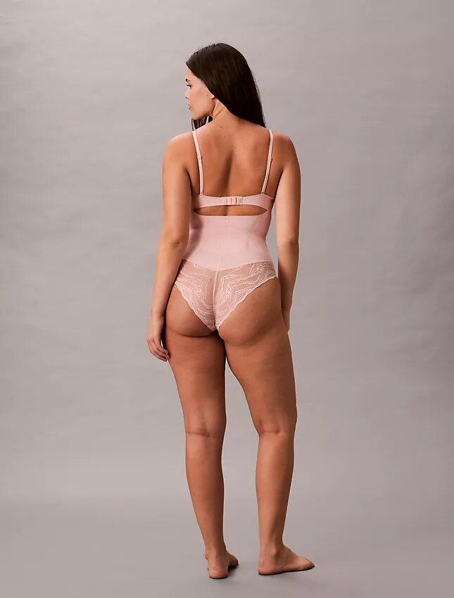 Body sensuale in pizzo elasticizzato Body sensuale in pizzo elasticizzato