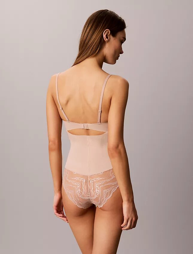 Body sensuale in pizzo elasticizzato Body sensuale in pizzo elasticizzato