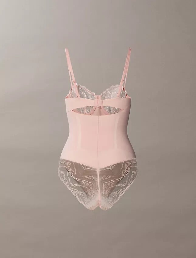 Body sensuale in pizzo elasticizzato Body sensuale in pizzo elasticizzato