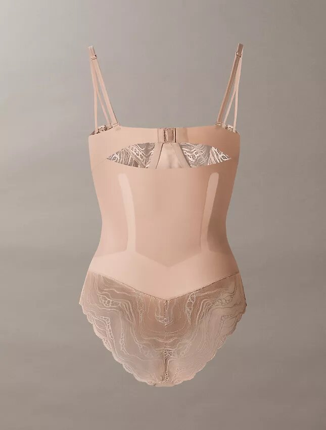 Body sensuale in pizzo elasticizzato Body sensuale in pizzo elasticizzato