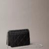 Borsa a catena mini con logo trapuntato Borsa a catena mini con logo trapuntato