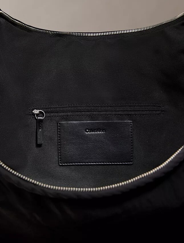 Borsa a mezzaluna in nylon Borsa a mezzaluna in nylon