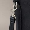 Borsa a secchiello con finitura martellata Borsa a secchiello con finitura martellata