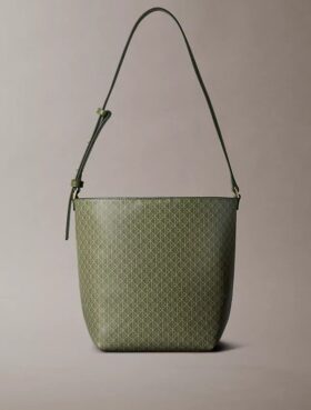 Borsa a secchiello con logo su tutta la superficie e pochette