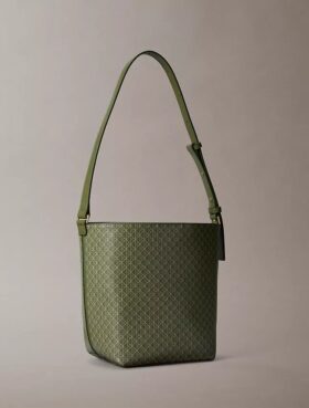 Borsa a secchiello con logo su tutta la superficie e pochette