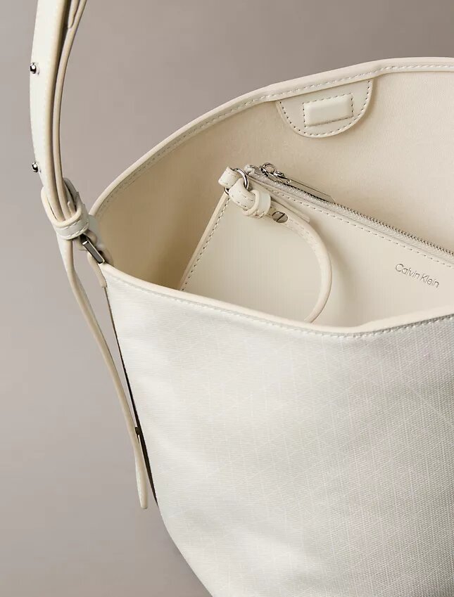 Borsa a secchiello con logo su tutta la superficie e pochette Borsa a secchiello con logo su tutta la superficie e pochette