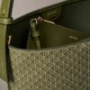 Borsa a secchiello con logo su tutta la superficie e pochette Borsa a secchiello con logo su tutta la superficie e pochette