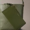 Borsa a secchiello con logo su tutta la superficie e pochette Borsa a secchiello con logo su tutta la superficie e pochette