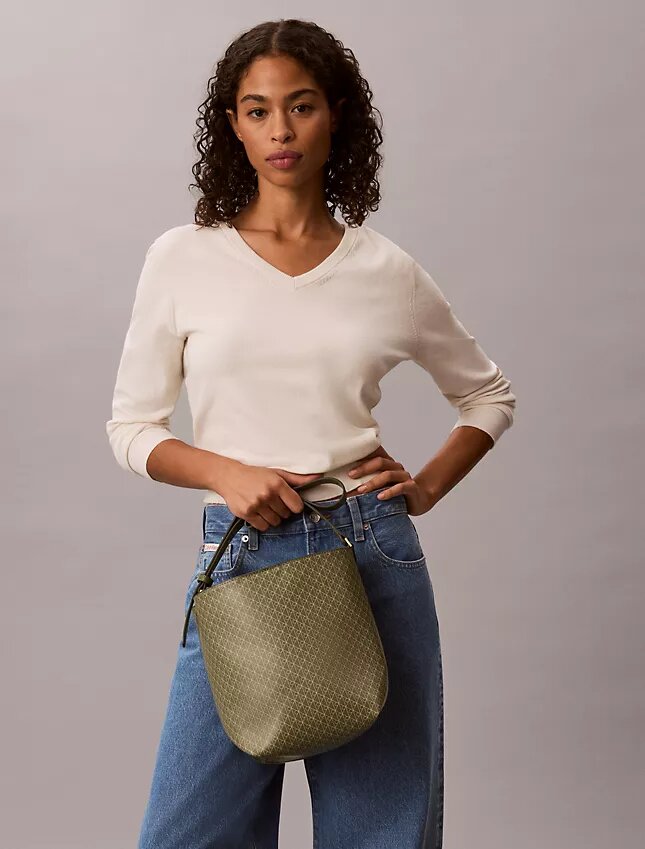 Borsa a secchiello con logo su tutta la superficie e pochette Borsa a secchiello con logo su tutta la superficie e pochette