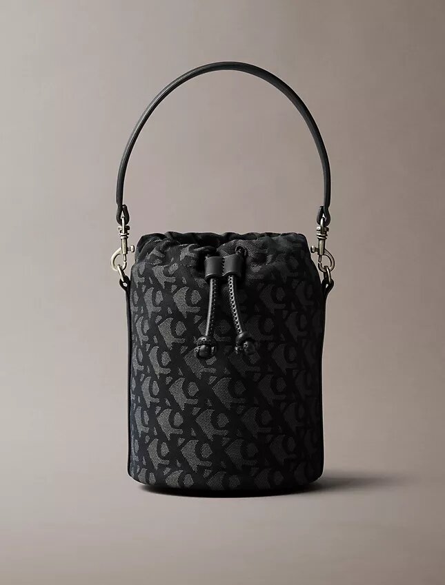 Borsa a secchiello con Monogram su tutta la superficie Borsa a secchiello con Monogram su tutta la superficie