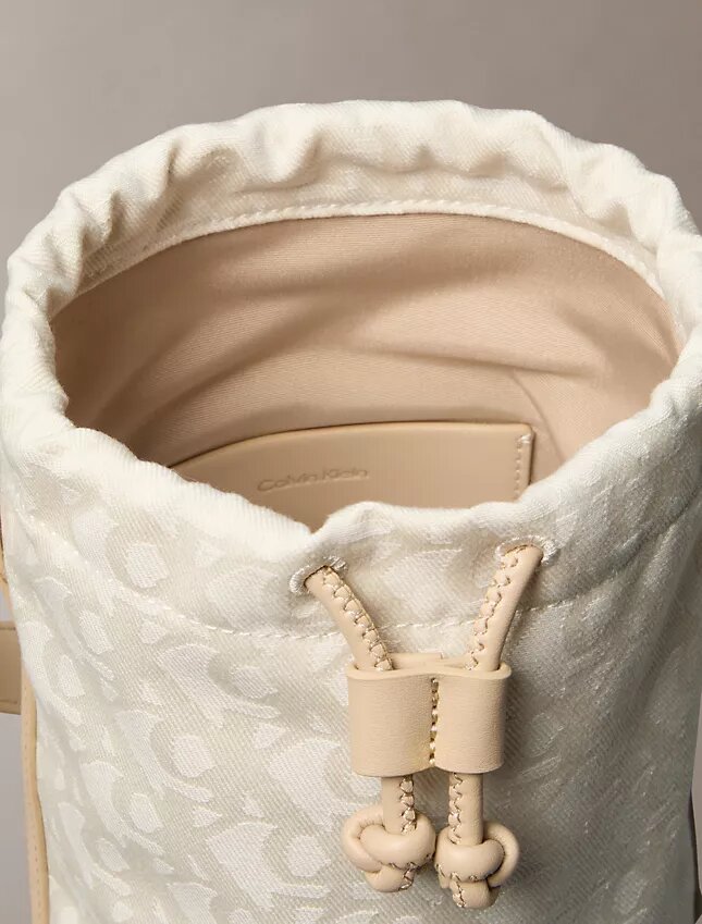 Borsa a secchiello con Monogram su tutta la superficie Borsa a secchiello con Monogram su tutta la superficie