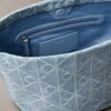 Borsa a secchiello in Denim con logo Emblem su tutta la superficie Borsa a secchiello in Denim con logo Emblem su tutta la superficie