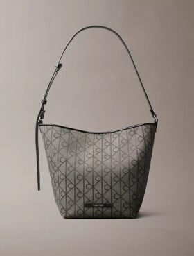 Borsa a secchiello in jacquard con logo su tutta la superficie e tasca interna