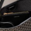 Borsa a secchiello piccola con logo su tutta la superficie e pochette Borsa a secchiello piccola con logo su tutta la superficie e pochette