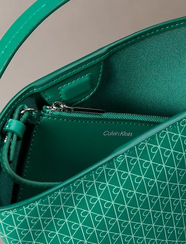 Borsa a secchiello piccola con logo su tutta la superficie e pochette Borsa a secchiello piccola con logo su tutta la superficie e pochette