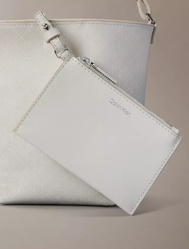Borsa a secchiello piccola con logo su tutta la superficie e pochette Borsa a secchiello piccola con logo su tutta la superficie e pochette