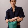 Borsa a secchiello piccola con logo su tutta la superficie e pochette Borsa a secchiello piccola con logo su tutta la superficie e pochette