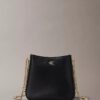 Borsa a tracolla con catena e Monogram Borsa a tracolla con catena e Monogram