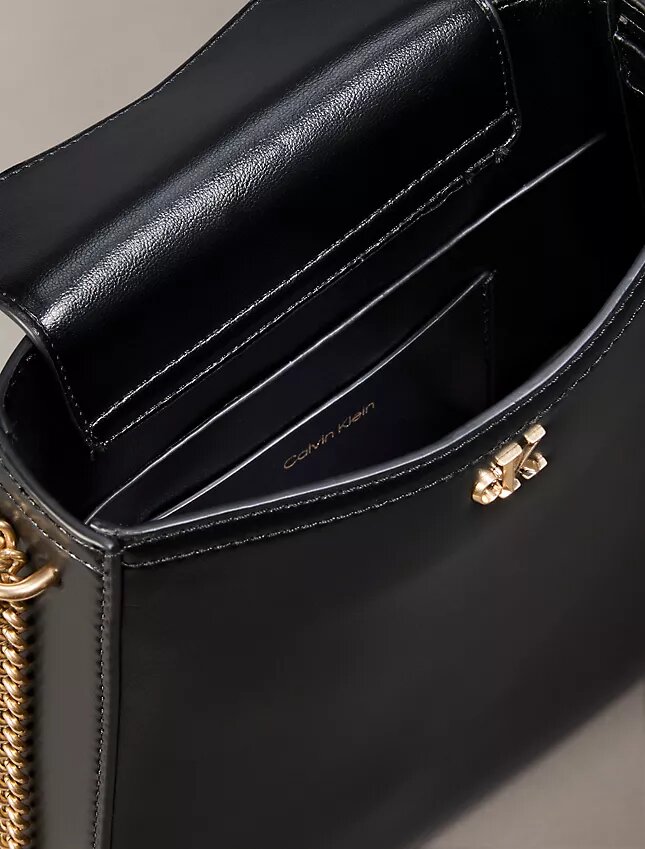 Borsa a tracolla con catena e Monogram Borsa a tracolla con catena e Monogram