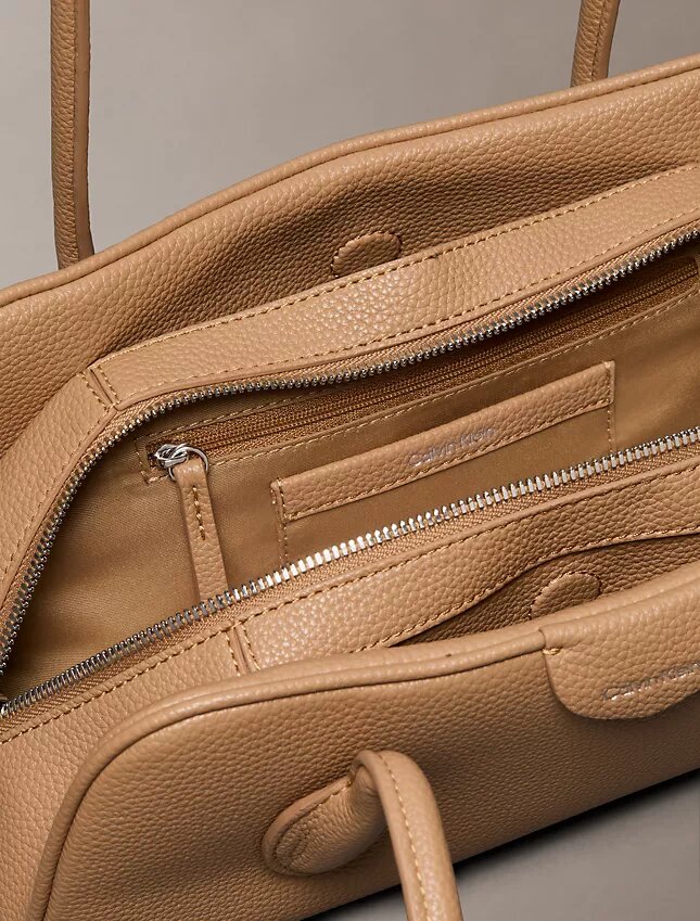 Borsa a tracolla con logo Borsa a tracolla con logo