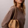 Borsa a tracolla con logo Borsa a tracolla con logo