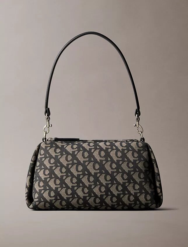 Borsa a tracolla con logo Monogram a pieghe Borsa a tracolla con logo Monogram a pieghe