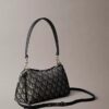 Borsa a tracolla con logo Monogram a pieghe Borsa a tracolla con logo Monogram a pieghe