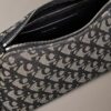 Borsa a tracolla con logo Monogram a pieghe Borsa a tracolla con logo Monogram a pieghe