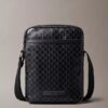 Borsa a tracolla con logo su tutta la superficie Borsa a tracolla con logo su tutta la superficie