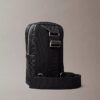 Borsa a tracolla con logo su tutta la superficie Borsa a tracolla con logo su tutta la superficie