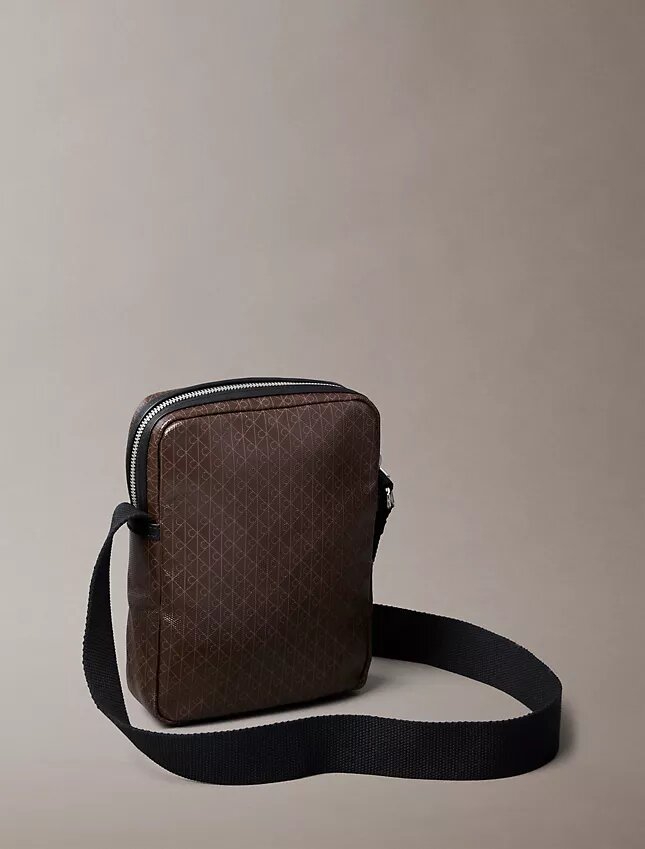Borsa a tracolla con logo su tutta la superficie Borsa a tracolla con logo su tutta la superficie