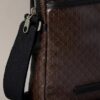 Borsa a tracolla con logo su tutta la superficie Borsa a tracolla con logo su tutta la superficie
