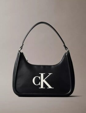 Borsa a tracolla con monogramma in rilievo